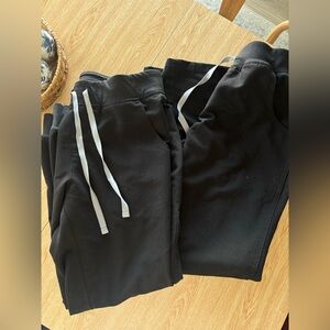 2 pairs of Figs pants medium petite